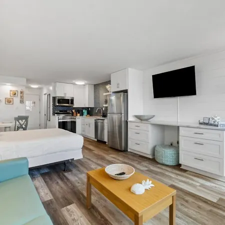 Top Of The Gulf 410 Beach Front Condo - Renovated!-2
